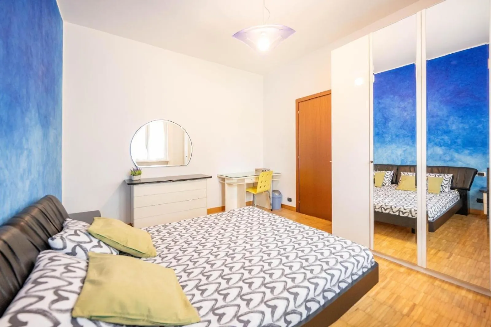 Como-Swiss 15 Min - Big Home With Parking - Terrace - Wifi Olgiate Comasco Holiday home