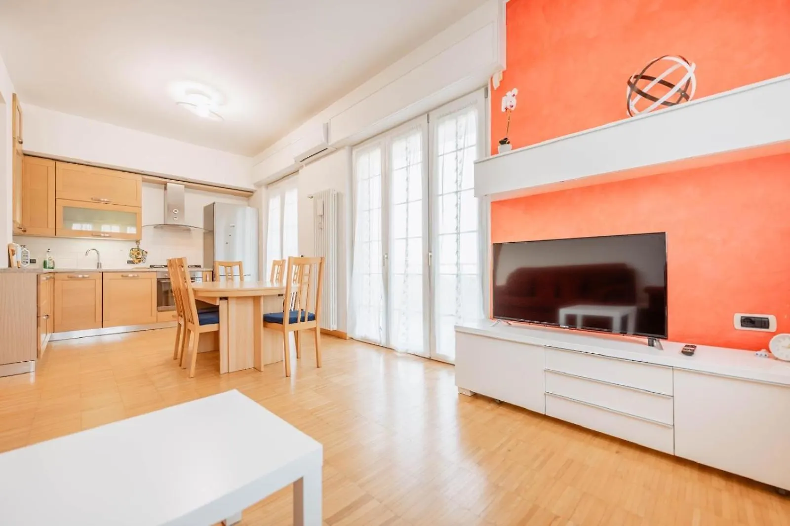 Como-Swiss 15 Min - Big Home With Parking - Terrace - Wifi Olgiate Comasco Holiday home