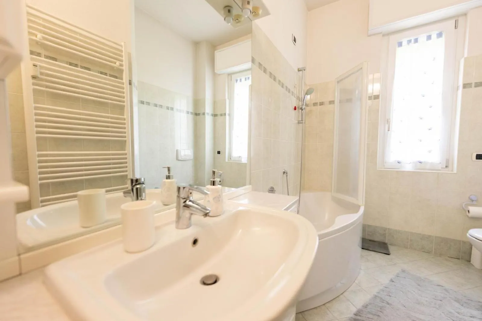 Como-Swiss 15 Min - Big Home With Parking - Terrace - Wifi Olgiate Comasco Italien